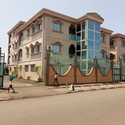 Apartahotel Preguis