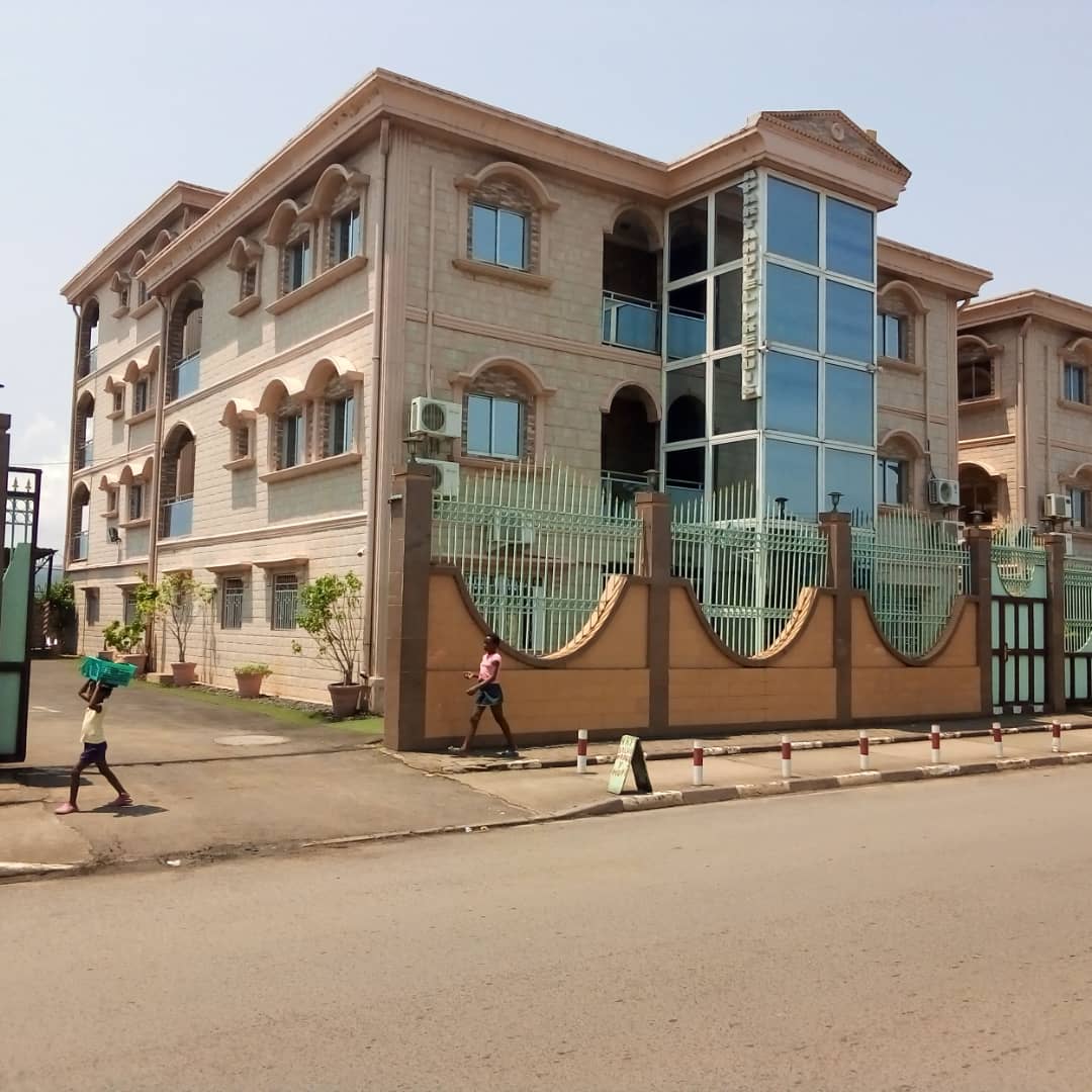 Apartahotel Preguis
